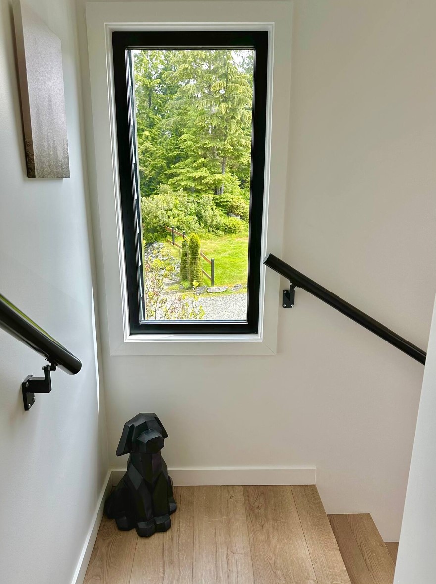 Modern two storey modular home Tofino — interior view 5
